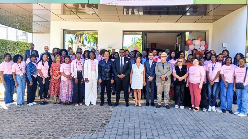 Participants à la mobilisation Octobre Rose à l’Ambassade du Gabon au Maroc, à Rabat